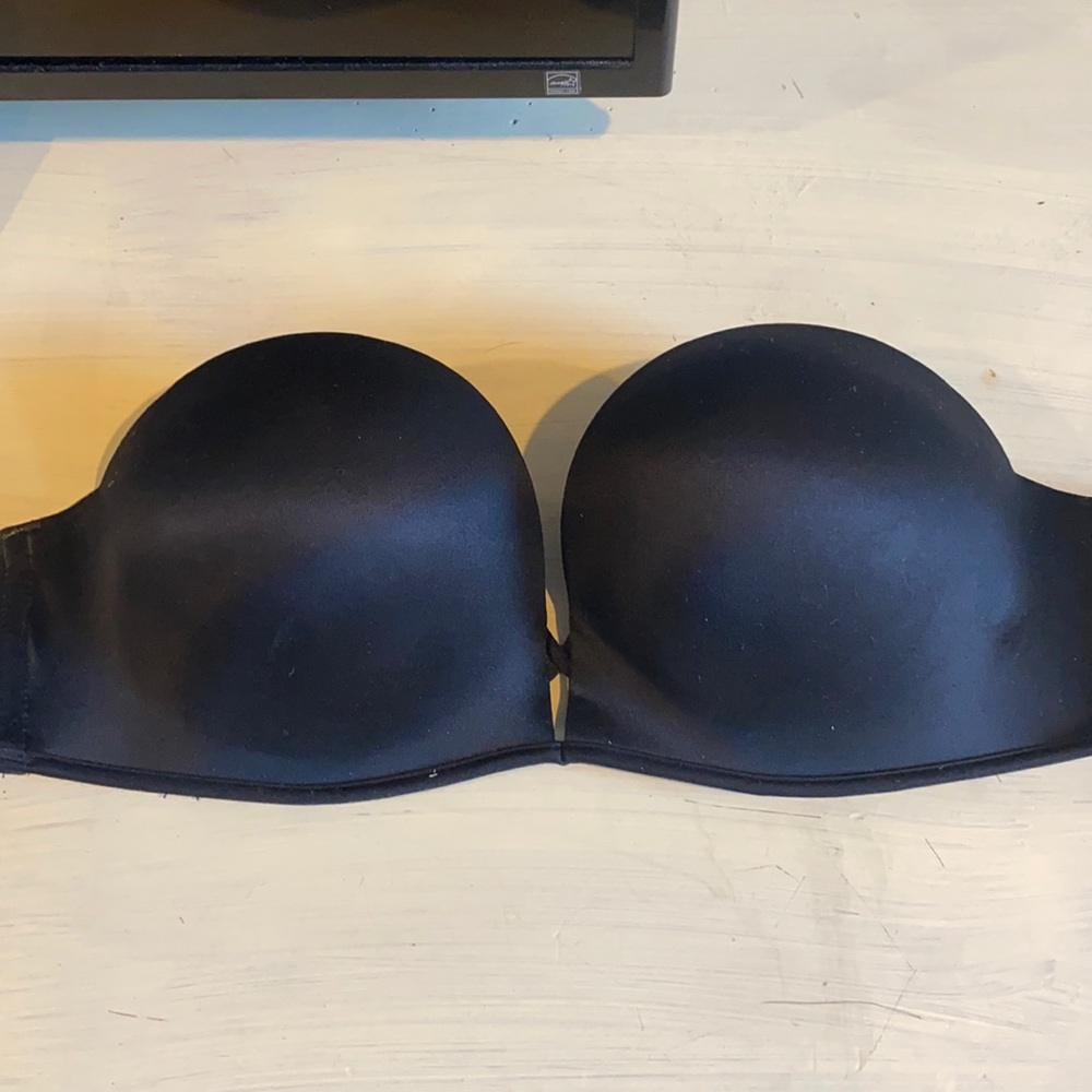 Victoria’s Secret Bombshell 32C strapless bra